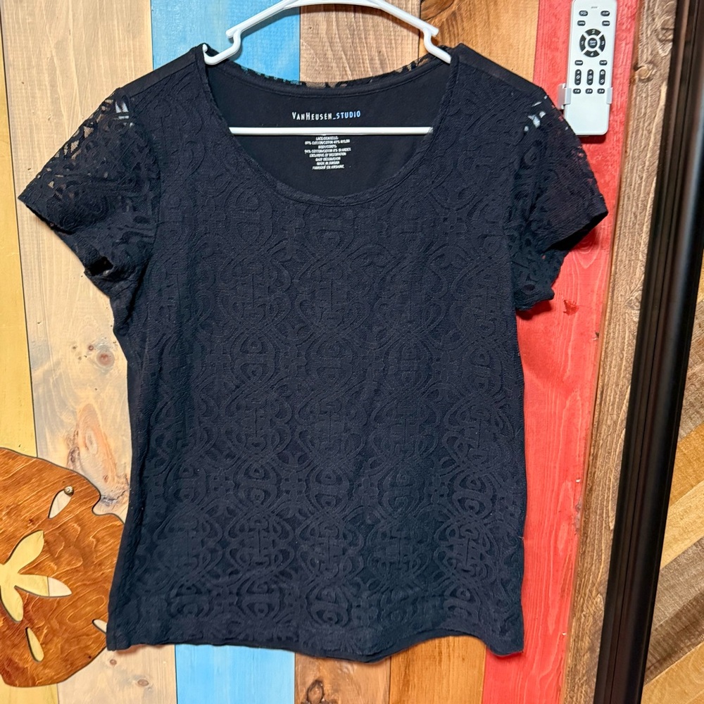 Van Huesen Studio Women's Black Lace Top T Medium